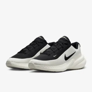 Nike Uplift SC